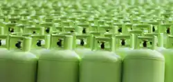 Imagen de varios tipos de gases fluorados utilizados como refrigerantes, incluidos HFC, CFC, PFC, HCFC, HFO, Amoníaco, Propano e Isobutano